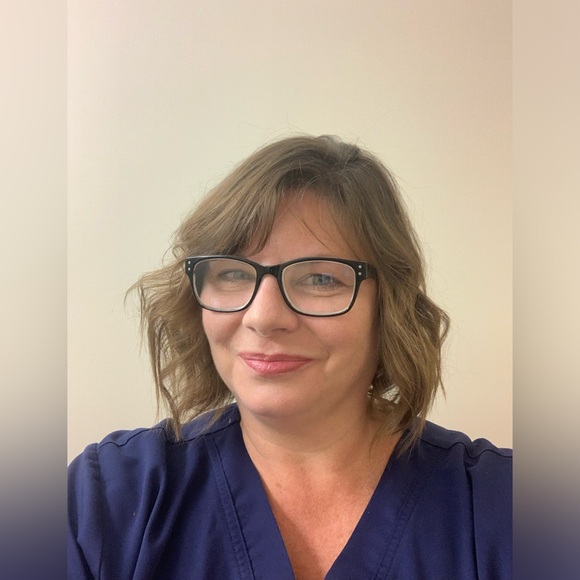 Meet your Posher, Joanne - Picture 1 of 1